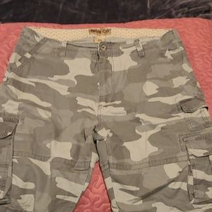 Men's cargo shorts